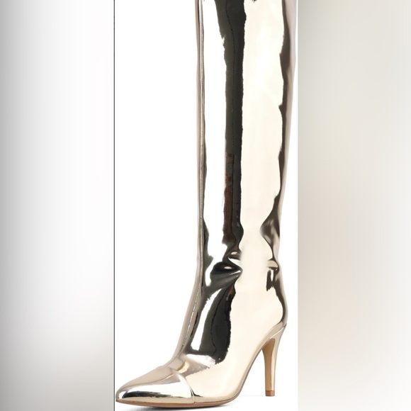 NWT ShoeN’ Tale Metallic Gold Heeled Pointed Toe Boots - Picture 2 of 6